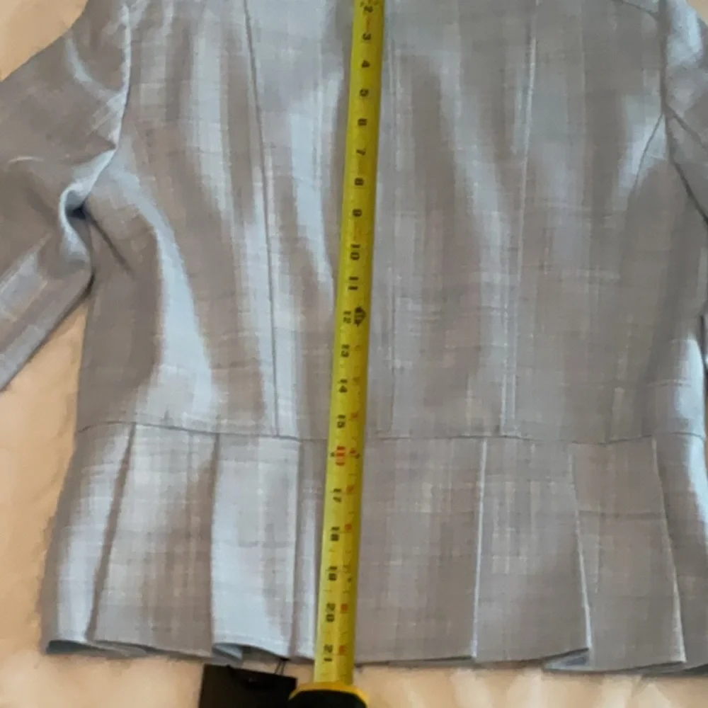 White House Black Market Light Gray Blazer - Picture 7 of 11